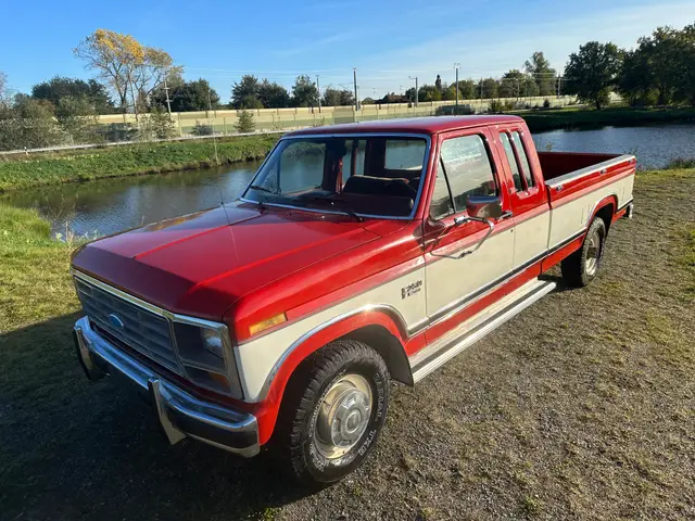 1986 FORD F250 Bullnose